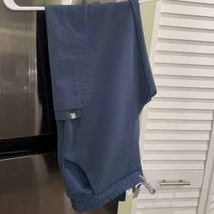 Figs Yola scrub pants sz M in Caribbean blue